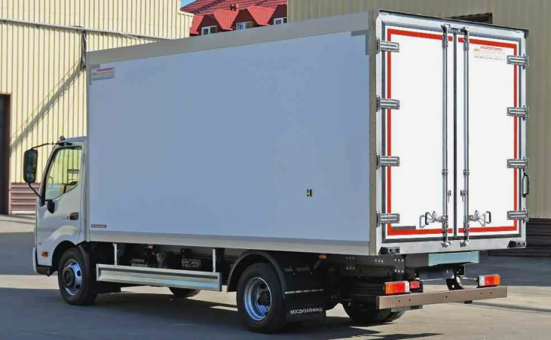 Фургон более 9,5м  // Мойка снаружи с шампунем и щетками.