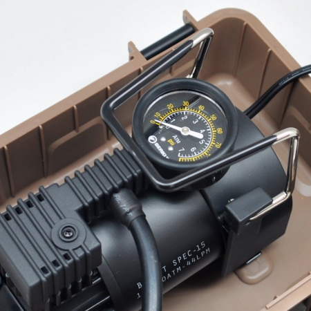 Компрессор автомобильный berkut 44л/мин. 10атм. 14.5а 12v в прикуриватель (бокс)